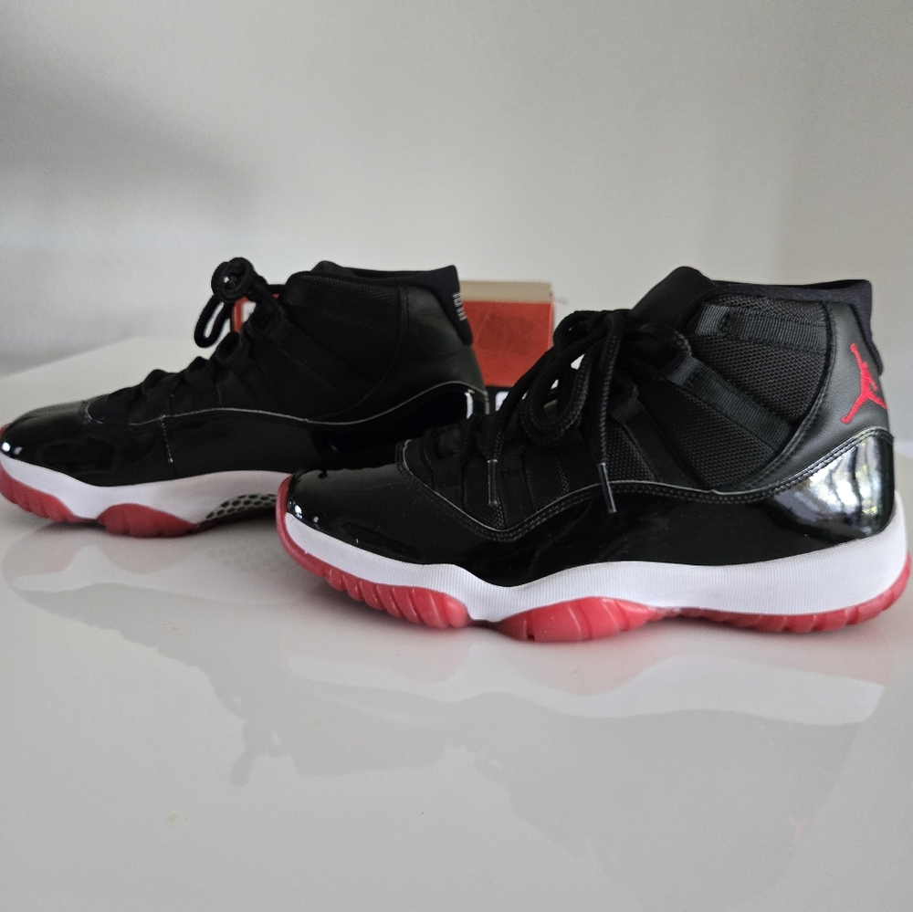 JORDAN 11s Bred 2019